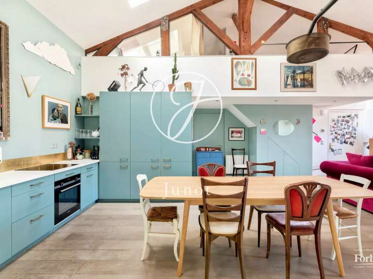 Appartement Paris 18e - 6 chambres - 132m²
