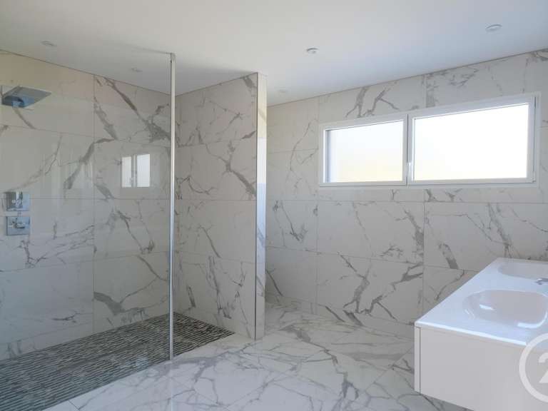Maison Barneville-Carteret - 3 chambres - 254m²