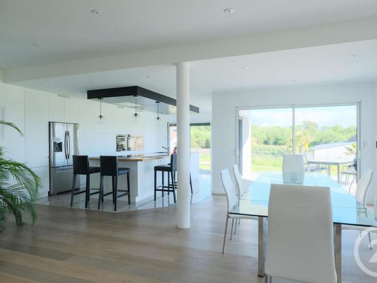 Maison Barneville-Carteret - 3 chambres - 254m²