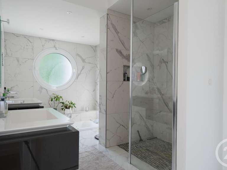Maison Barneville-Carteret - 3 chambres - 254m²