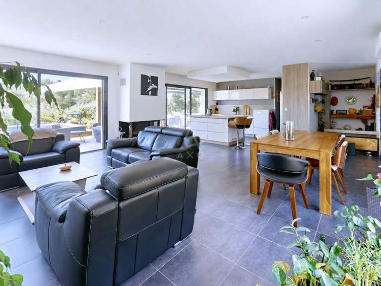 Maison Sillans-la-Cascade - 2 chambres - 110m²