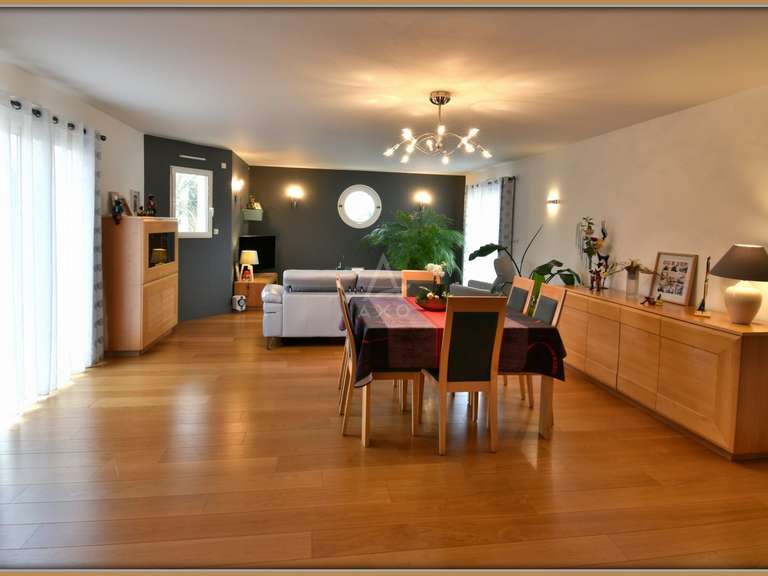 House Dompierre-sur-Mer - 4 bedrooms - 154m²