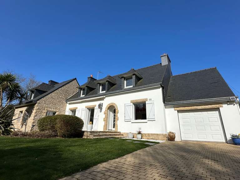 Maison Tréméven - 4 chambres - 180m²