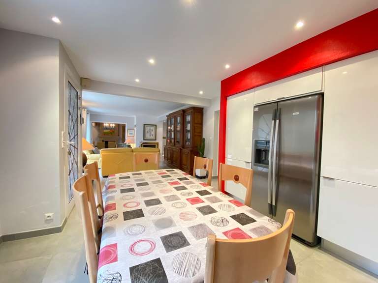 Maison Tréméven - 4 chambres - 180m²