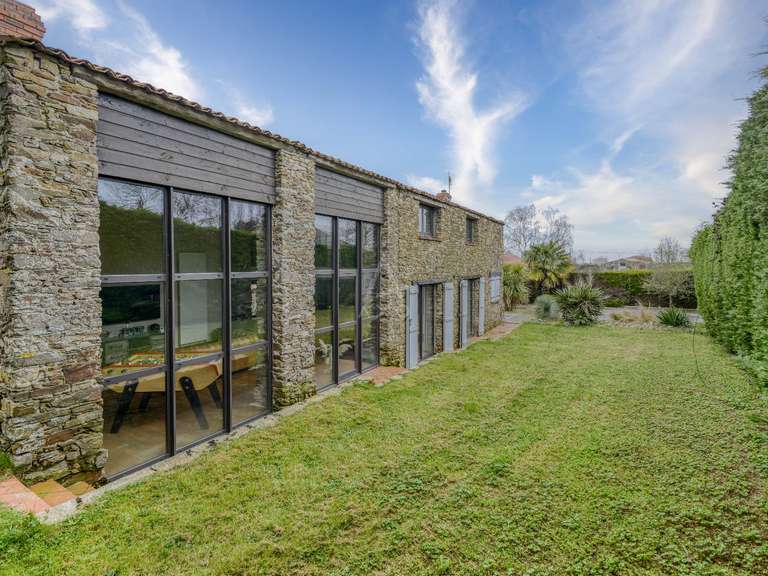 Maison Le Landreau - 4 chambres - 243m²