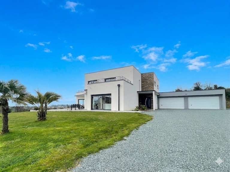 Maison Barneville-Carteret - 3 chambres - 254m²