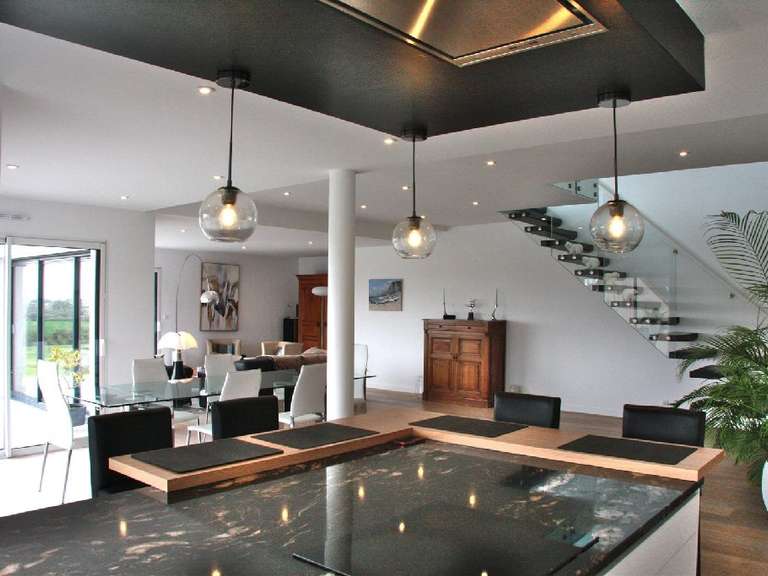 Maison Barneville-Carteret - 3 chambres - 254m²