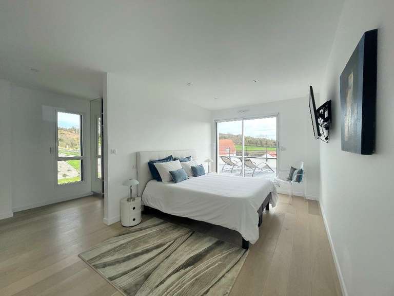 Maison Barneville-Carteret - 3 chambres - 254m²