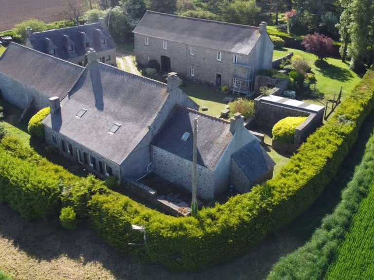 Maison Plonévez-Porzay - 11 chambres - 340m²