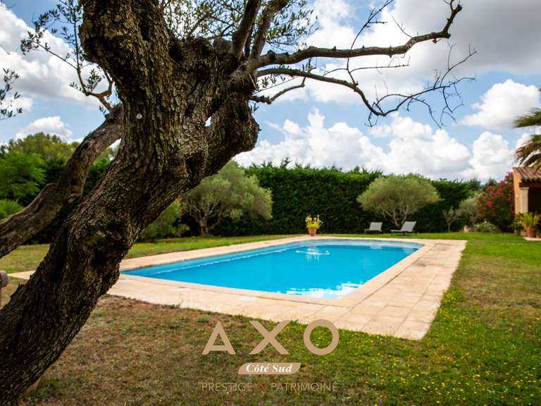 Maison Meyrargues - 4 chambres - 224m²