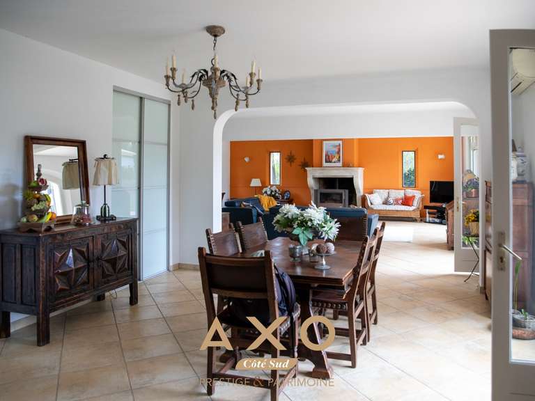 Maison Meyrargues - 4 chambres - 224m²