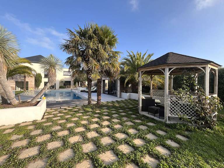 House Pordic - 4 bedrooms - 214m²