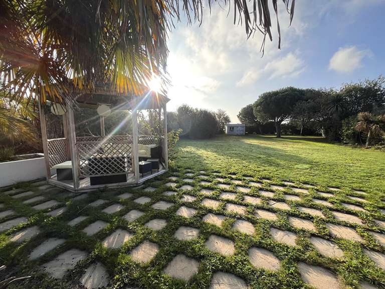 House Pordic - 4 bedrooms - 214m²
