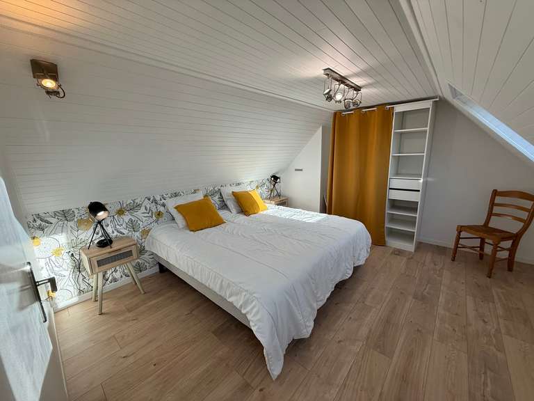 Maison Plouhinec - 8 chambres - 236m²