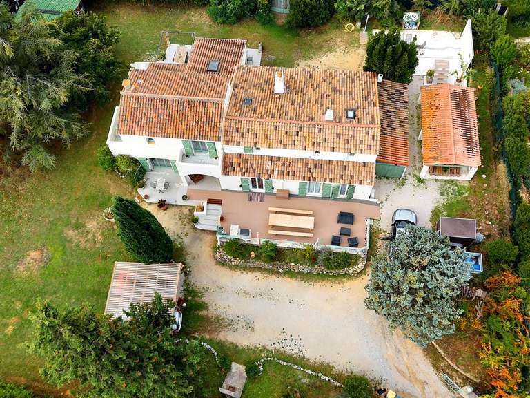 House Aix-en-Provence - 6 bedrooms - 251m²