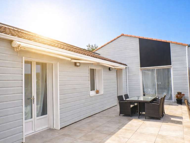 House Tharon-plage - 4 bedrooms - 140m²