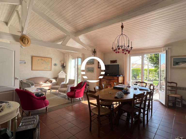 Maison Préfailles - 7 chambres - 182m²