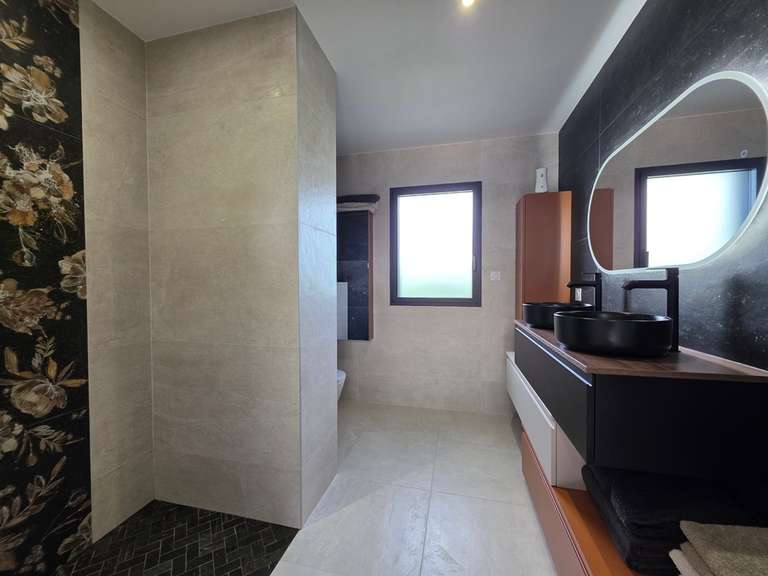 Maison Plobannalec-Lesconil - 4 chambres - 200m²