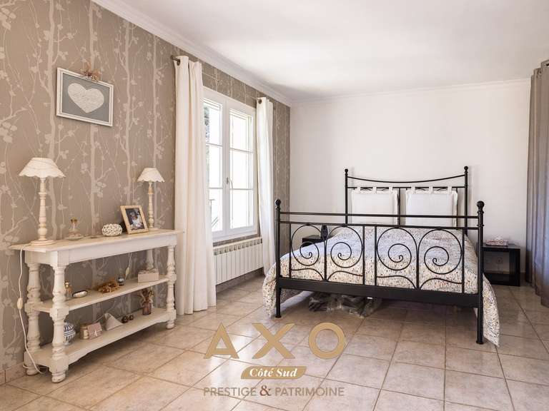 Maison Nîmes - 4 chambres - 205m²
