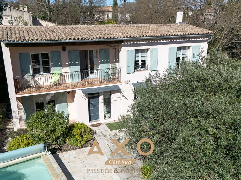 Maison Nîmes - 4 chambres - 205m²