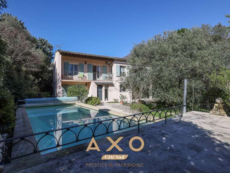 Maison Nîmes - 4 chambres - 205m²