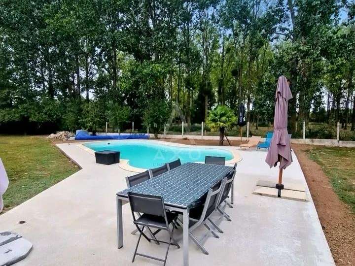 Maison Verrie - 5 chambres - 240m²