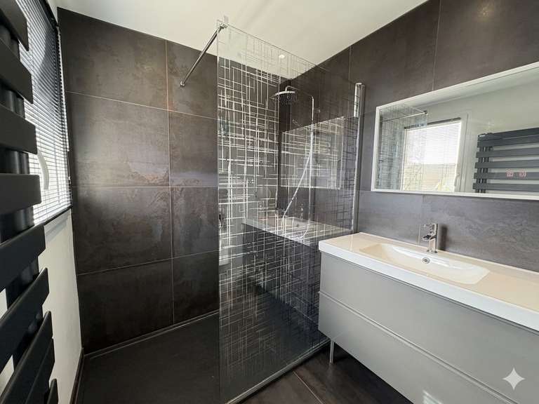 Maison Plonéour-Lanvern - 3 chambres - 103m²