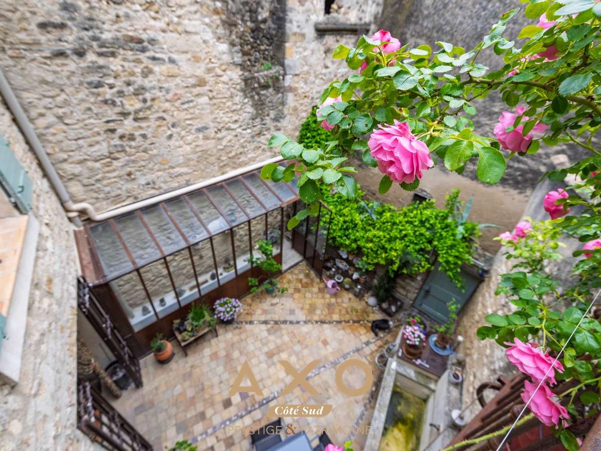Maison Cucuron