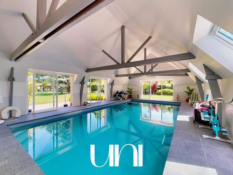 House Saint-Martin-de-Fontenay - 7 bedrooms - 441m²