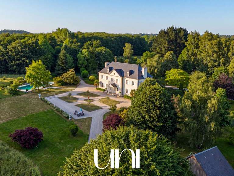 Maison Bacilly - 7 chambres - 485m²