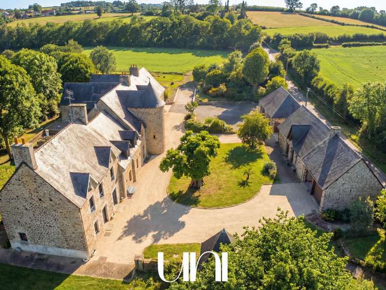 Maison Saint-Aubin-des-Préaux - 8 chambres - 587m²