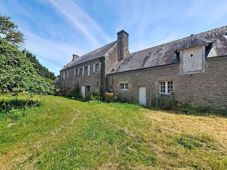 Maison Plouhinec - 4 chambres - 235m²