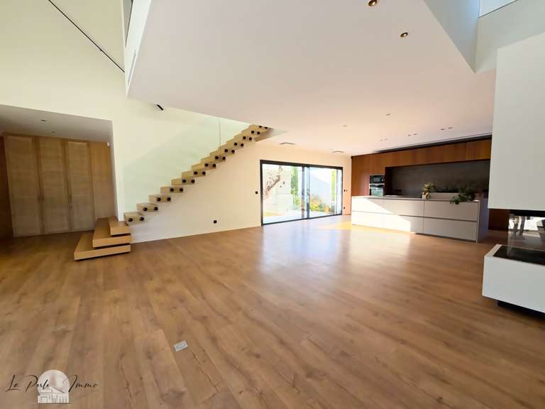 Maison Perpignan - 4 chambres - 220m²