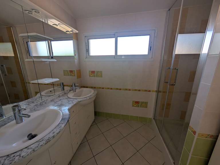 Maison La Roche-sur-Yon - 5 chambres - 188m²