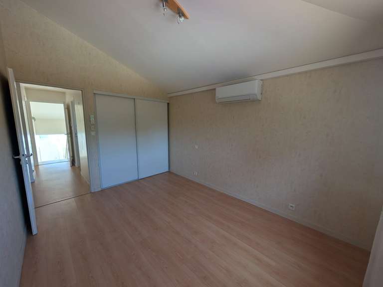 Maison La Roche-sur-Yon - 5 chambres - 188m²