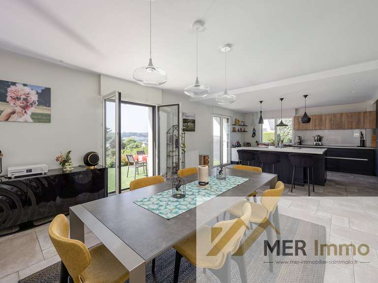 Maison Saint-Jouan-des-Guérets - 4 chambres - 208m²