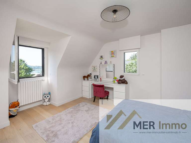 Maison Saint-Jouan-des-Guérets - 4 chambres - 208m²
