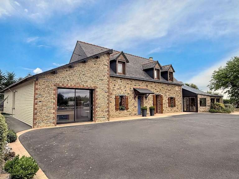 Maison Vallons-de-l'Erdre - 4 chambres - 219m²