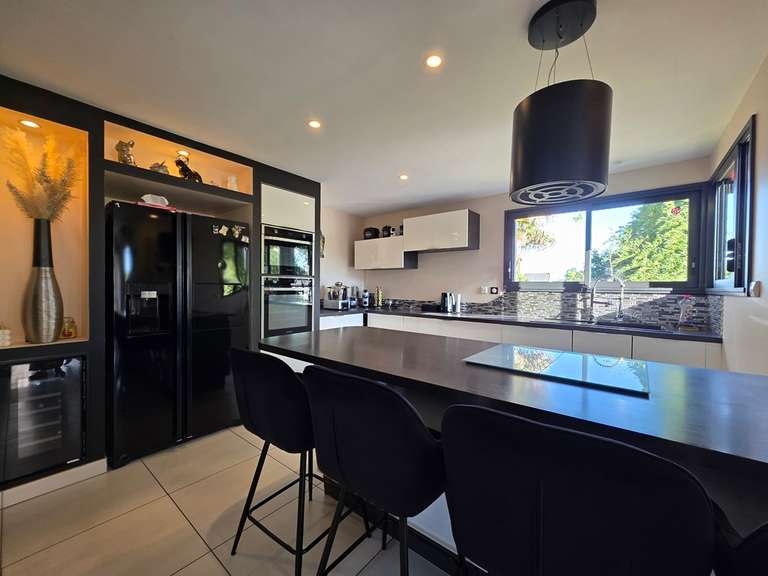 House Plomeur - 4 bedrooms - 167m²
