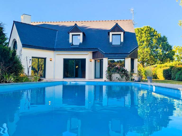 Maison Ploërmel - 5 chambres - 262m²