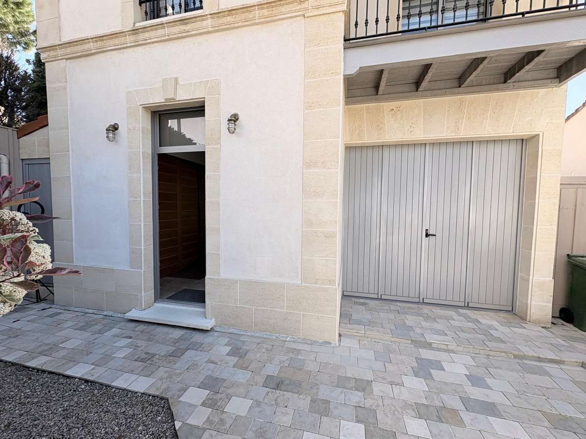 House Bordeaux