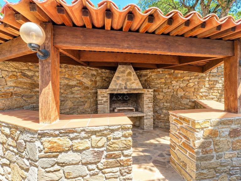 House Bormes-les-Mimosas - 4 bedrooms - 152m²