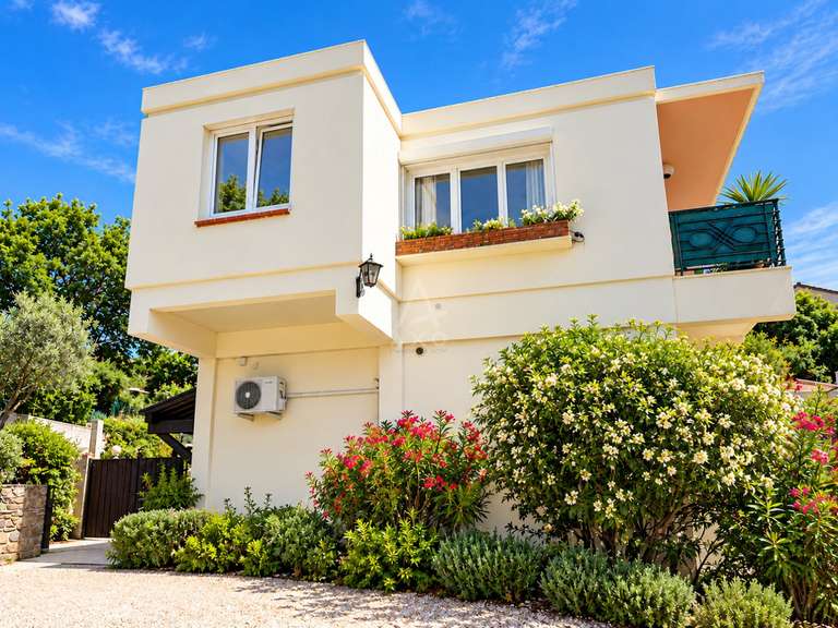 House Bormes-les-Mimosas - 4 bedrooms - 152m²