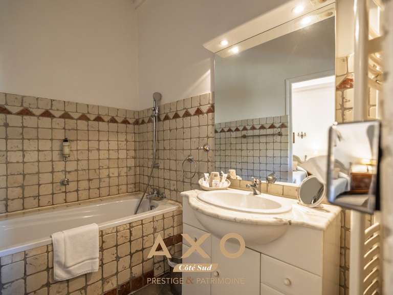 Maison Collias - 5 chambres - 297m²