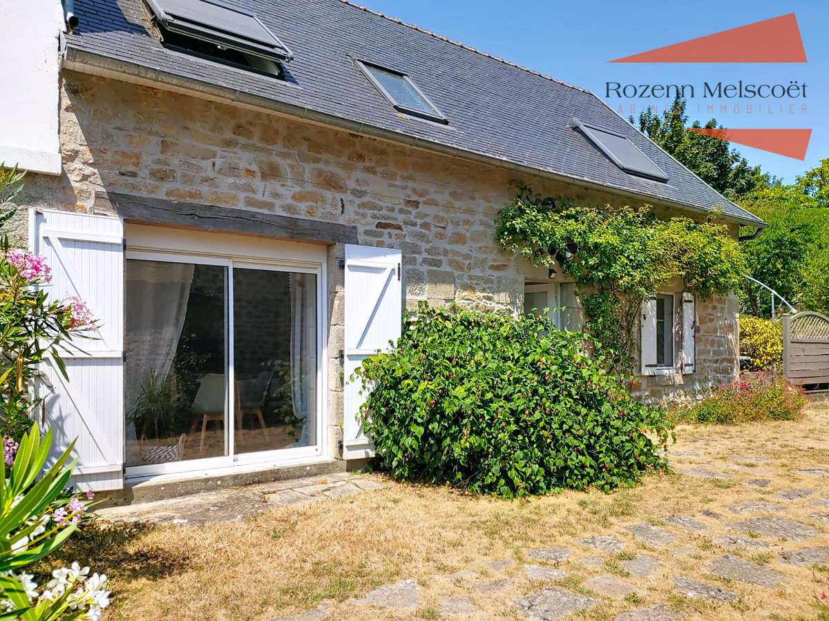 Maison Plonéour-Lanvern