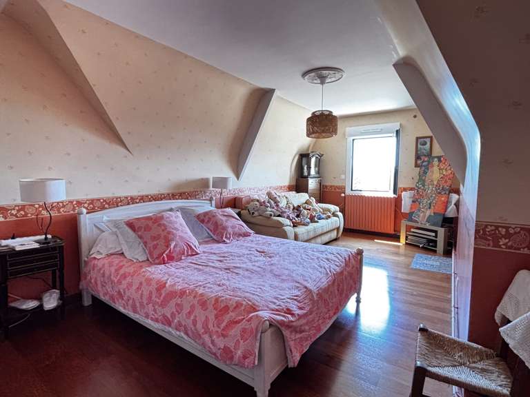 House Hillion - 6 bedrooms - 306m²