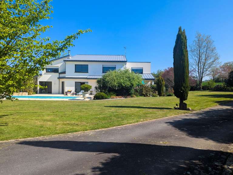 Maison Ploërmel - 6 chambres - 350m²