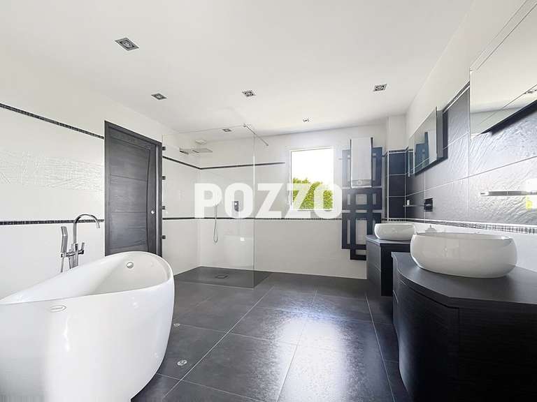 Maison Carolles - 4 chambres - 250m²
