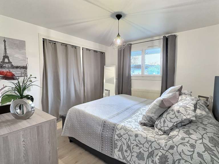 Maison Divonne-les-Bains - 5 chambres - 233m²