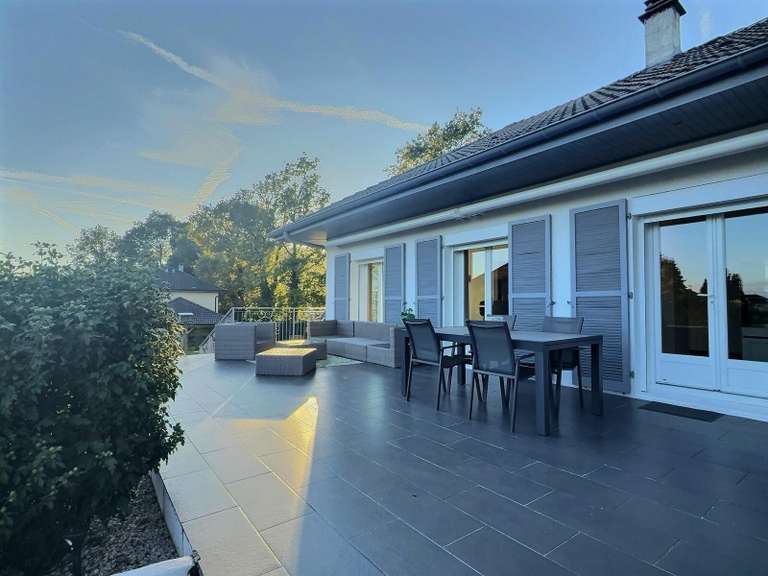 Maison Divonne-les-Bains - 5 chambres - 233m²
